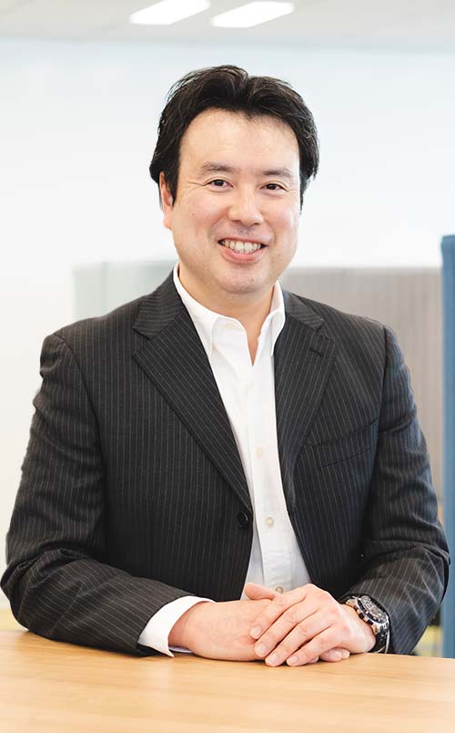 Yoshimasa Kasuya Director, Supervising EC Solutions